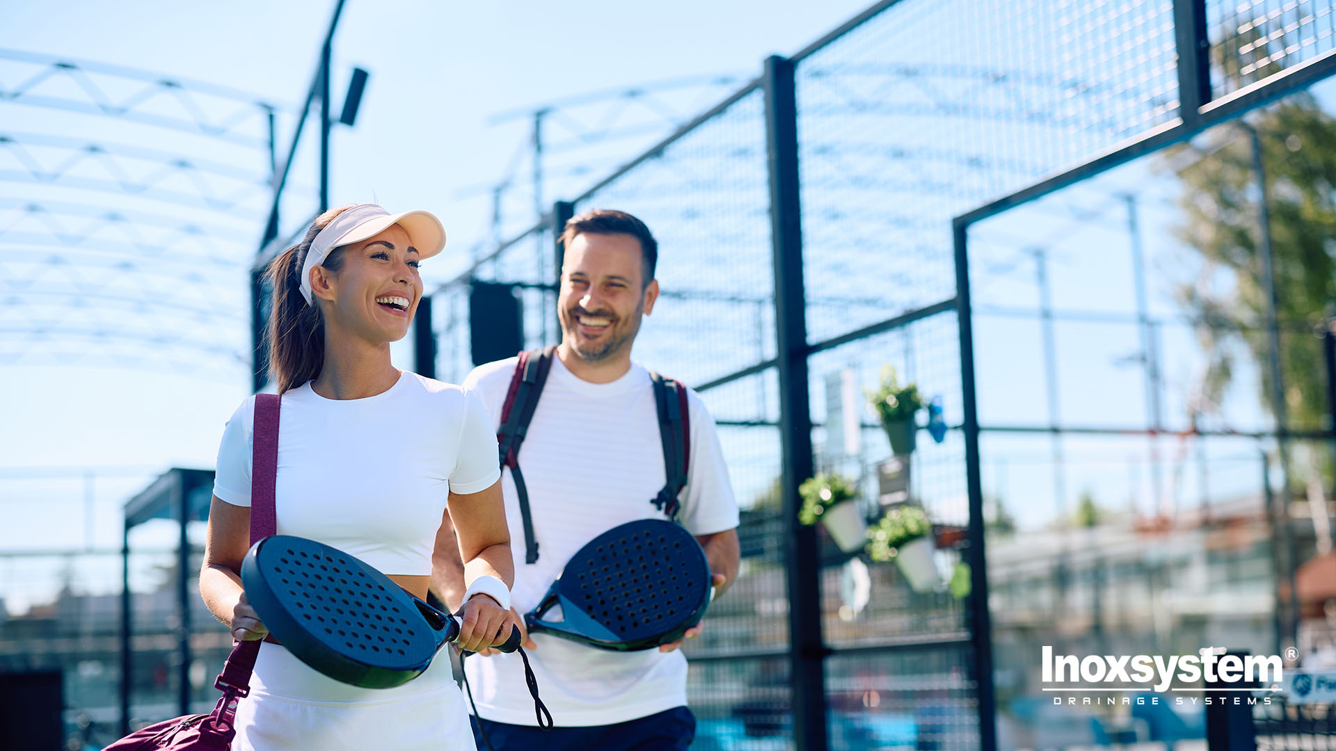 Canaline doccia e drenaggio bagno nei centri padel: soluzioni vincenti anche fuori dal campo